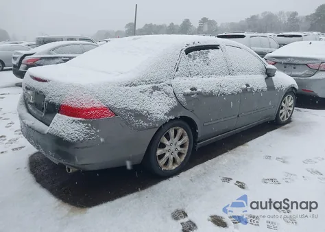 2006 Honda Accord 3.0 Ex z USA, uszkodzony, nr VIN 1HGCM66836A048906